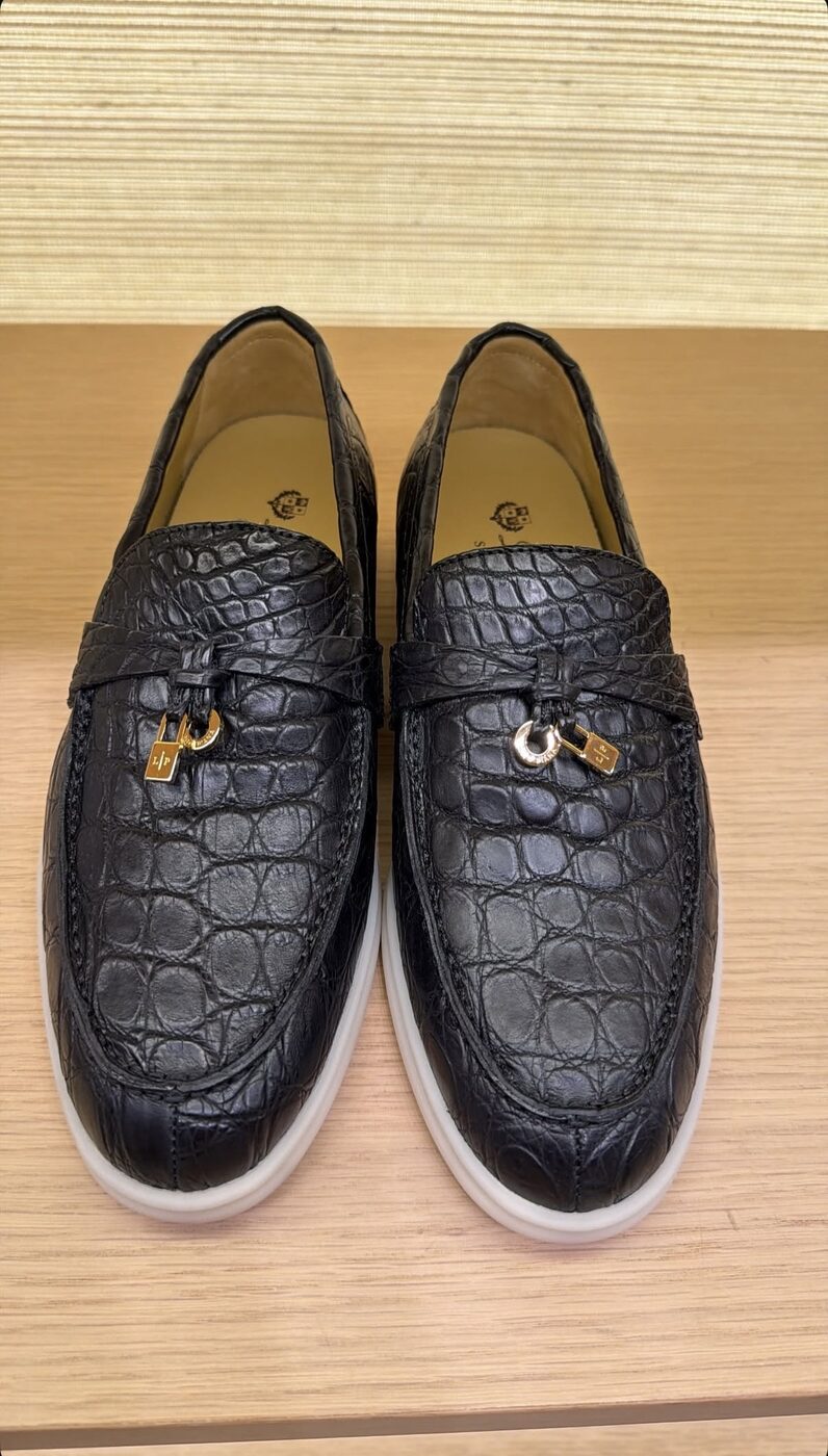 Hermès Kelly Loafer — Black croc-embossed calfskin