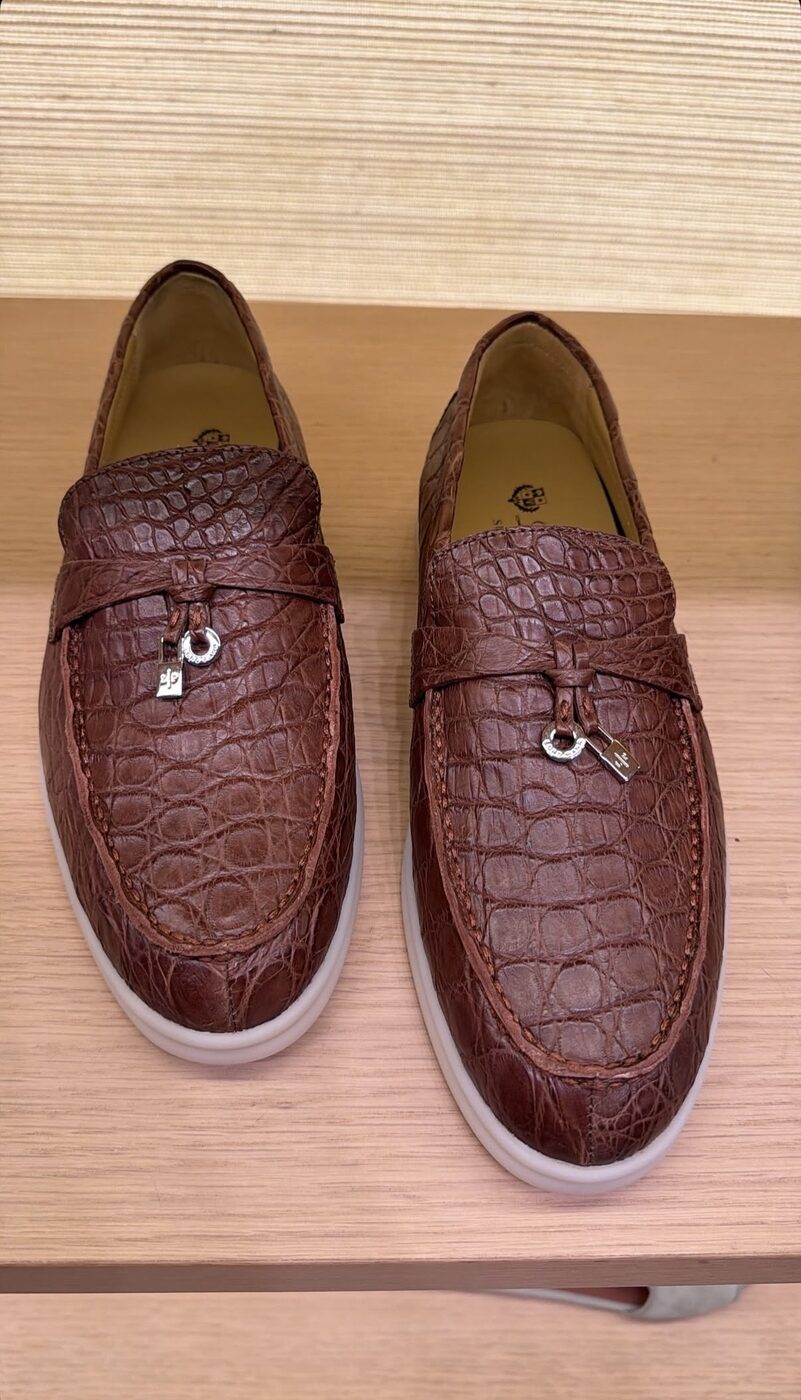 Hermès Kelly Loafer — Burgundy croc-embossed calfskin
